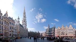 ΕΚΤΑΚΤΟ: «Πύρινη κόλαση» ανάμεσα σε κτήρια στις Βρυξέλλες – Σε κατοικημένη περιοχή (Βίντεο)